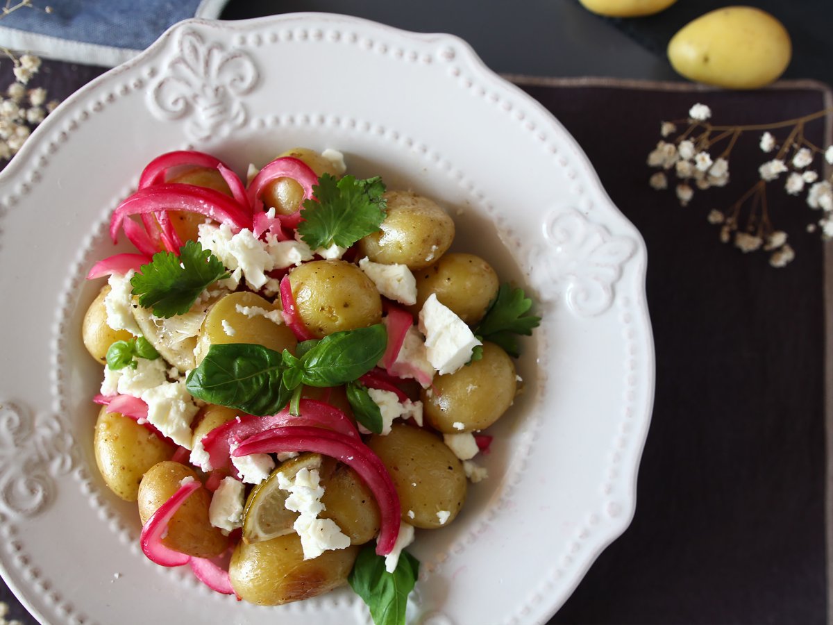 Patate al cartoccio con cipolle, limone e feta - foto 3