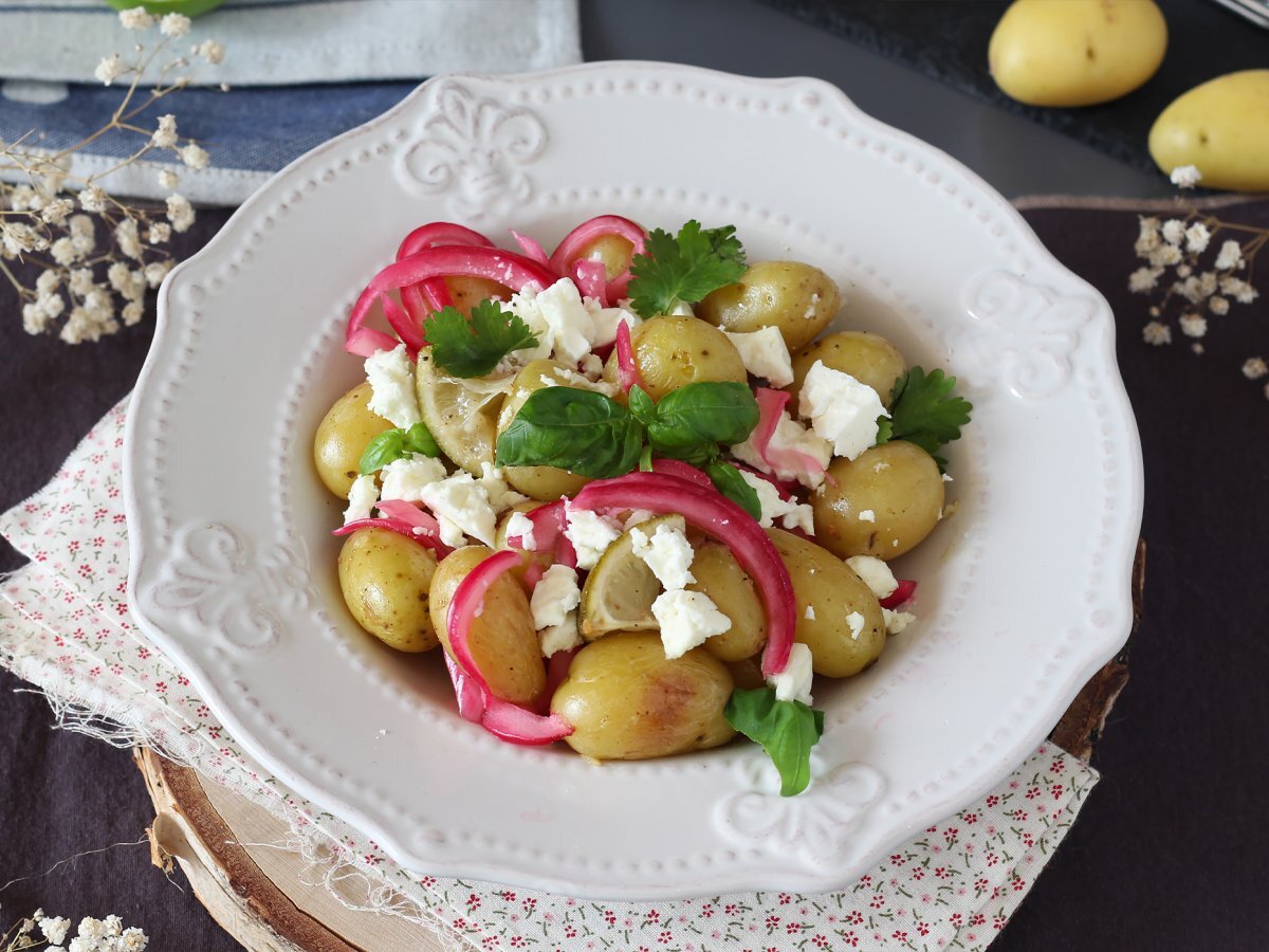 Patate al cartoccio con cipolle, limone e feta - foto 5