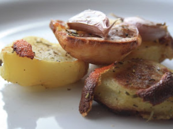 Patate al forno aromatizzate