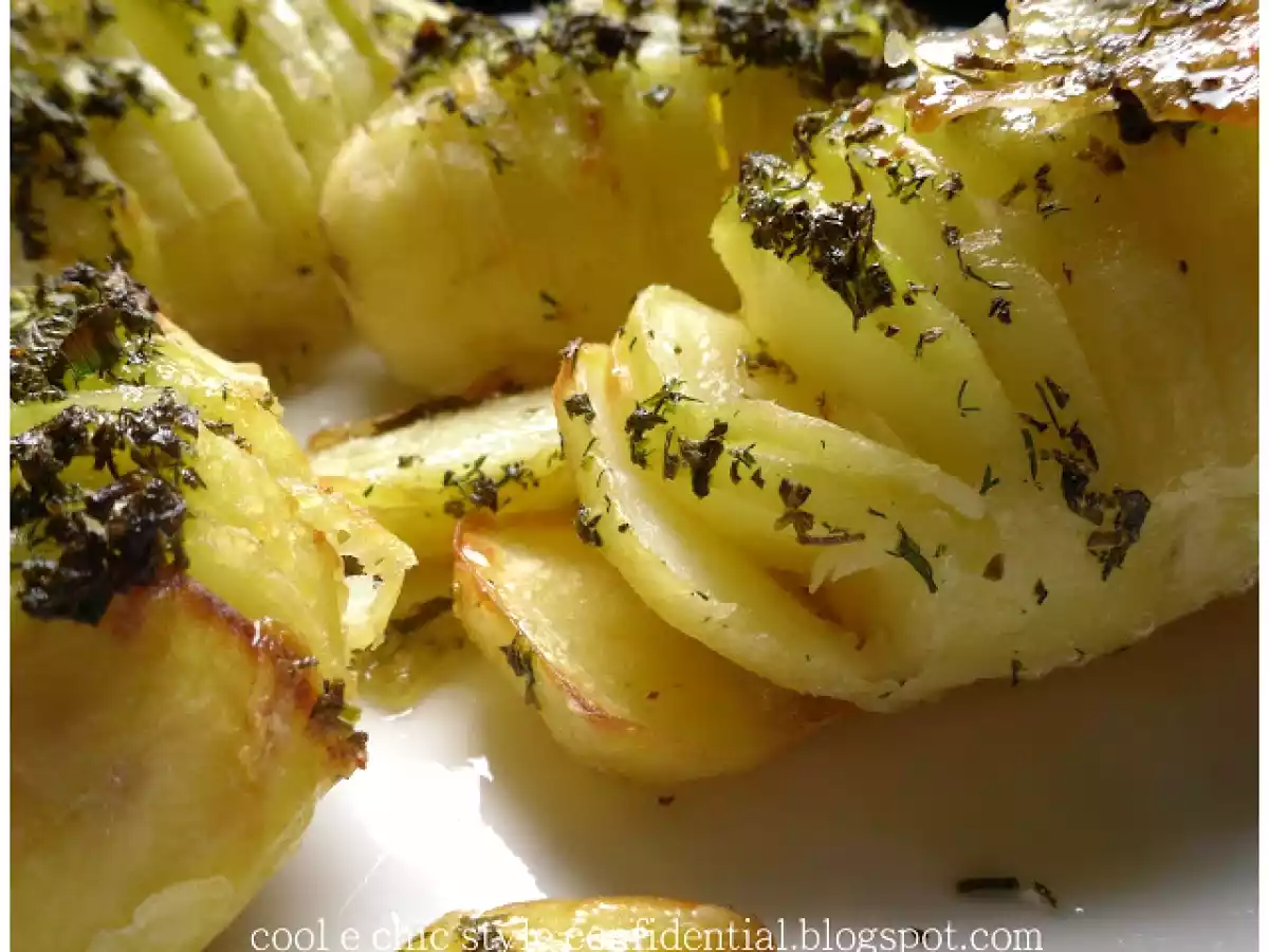 PATATE AL FORNO CON BURRO ALLE ERBE AROMATICHE HOMEMADE