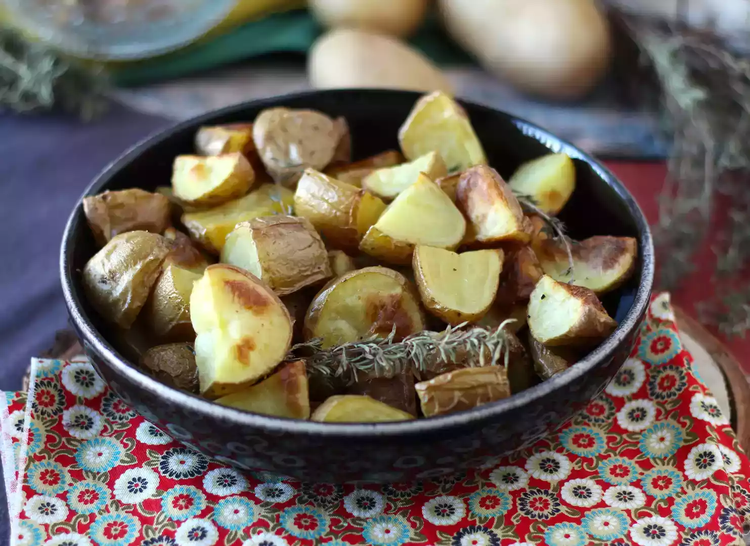 Patate al forno con la buccia