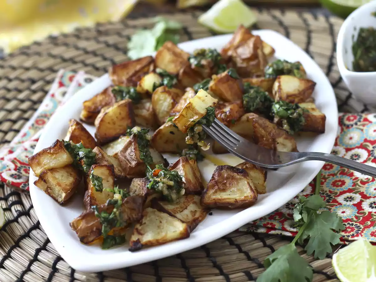 Patate al forno con salsa chimichurri