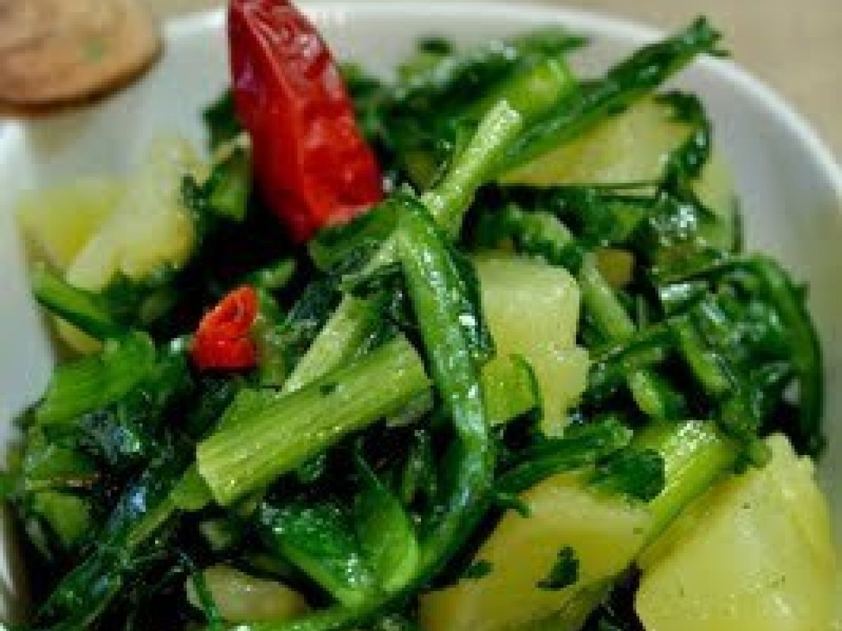 Patate e cicoria piccantine