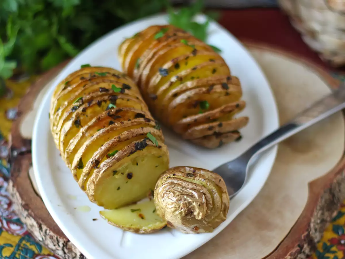 Patate hasselback in friggitrice ad aria: croccanti e facili - foto 3
