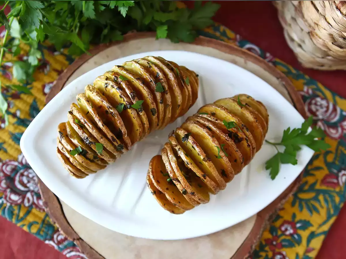 Patate hasselback in friggitrice ad aria: croccanti e facili - foto 7