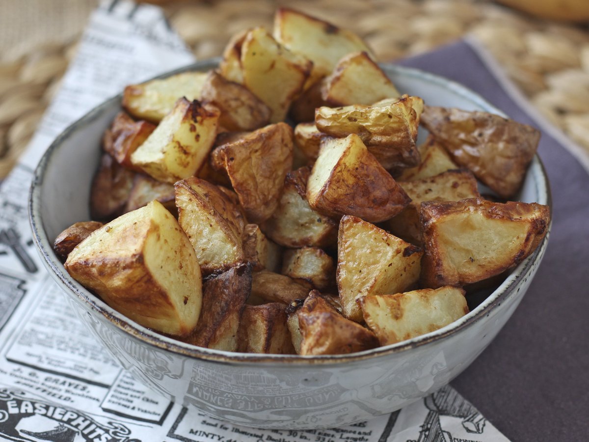 Patate in friggitrice ad aria: croccanti e saporite!