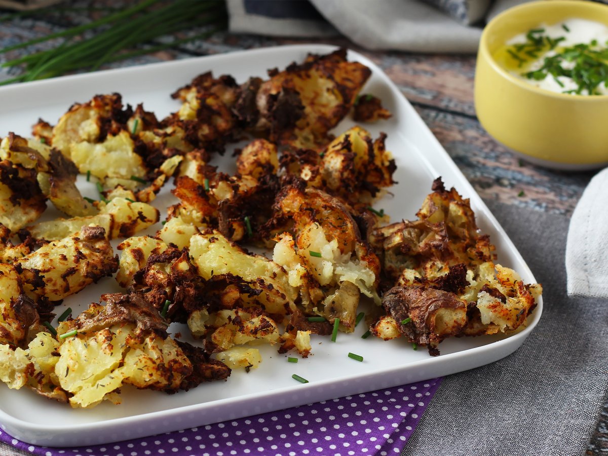 Patate schiacciate (Smashed potatoes) in friggitrice ad aria - foto 3