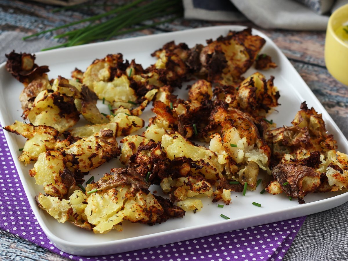 Patate schiacciate (Smashed potatoes) in friggitrice ad aria - foto 5