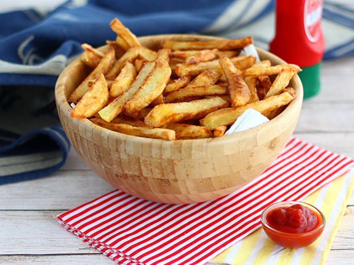 Patatine fritte fatte in casa, il segreto per renderle croccanti e gustose!