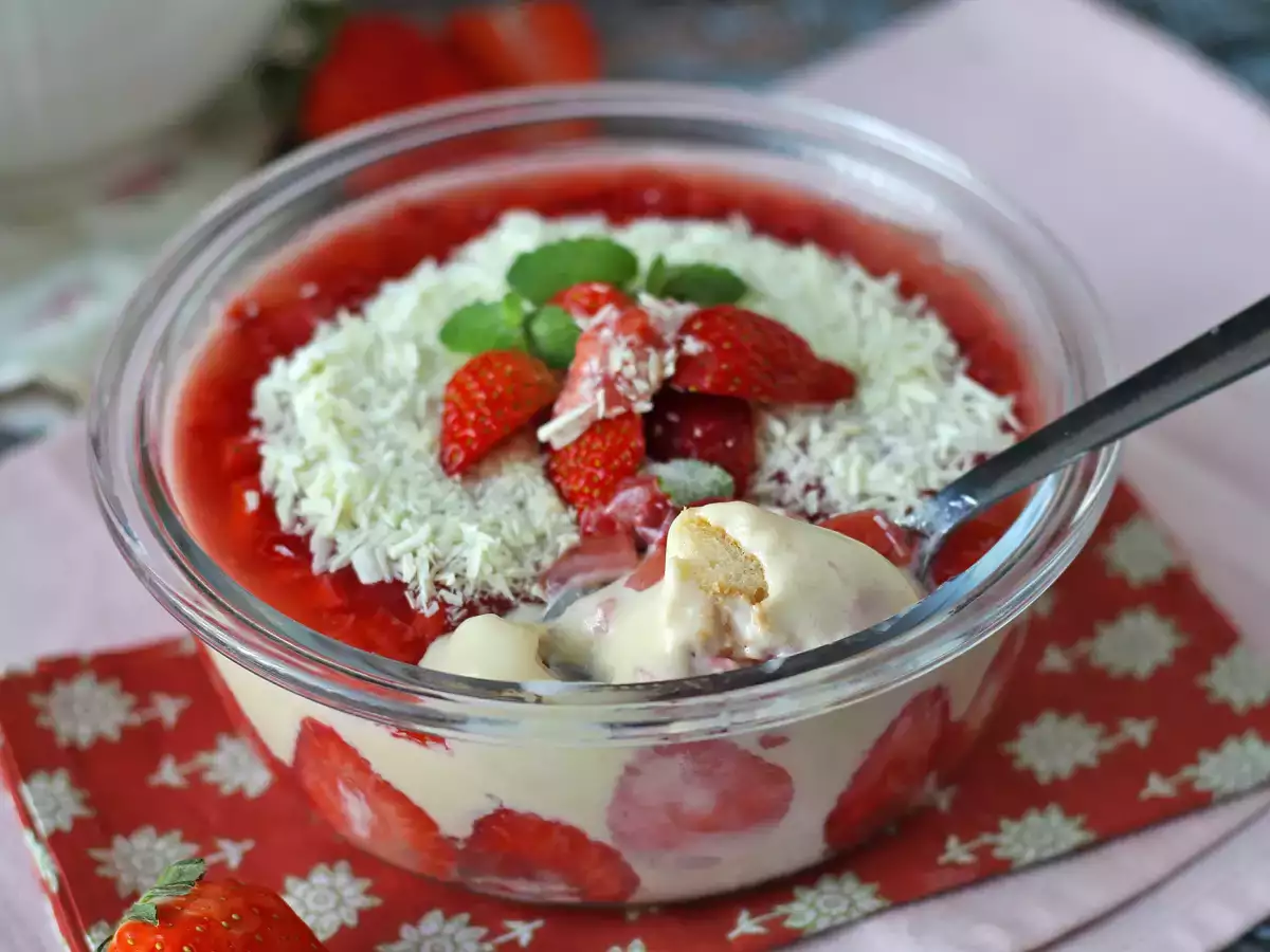 Pavê de morango, il dolce brasiliano cremoso con fragole e latte condensato - foto 5