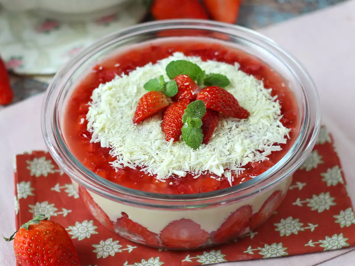Pavê de morango, il dolce brasiliano cremoso con fragole e latte condensato - foto 6