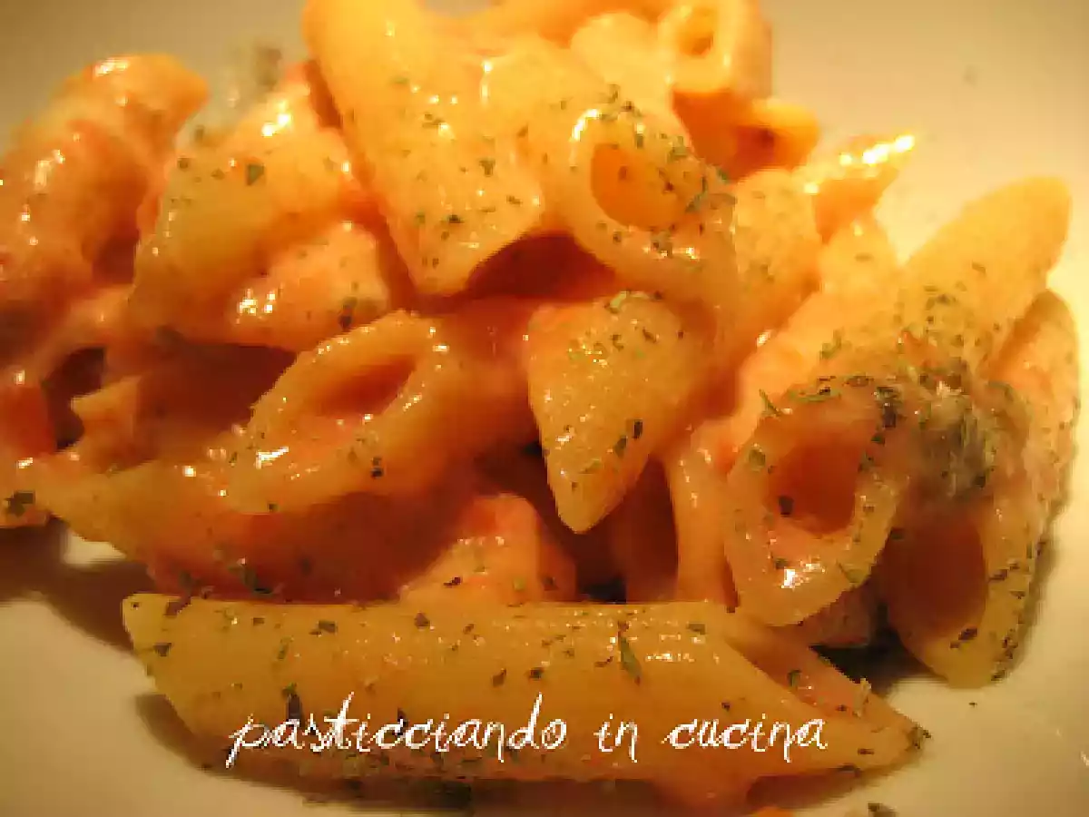Penne al bacio (pomodoro, gorgonzola e origano) - foto 2
