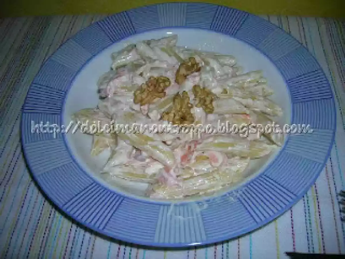 PENNE AL SALMONE E NOCI