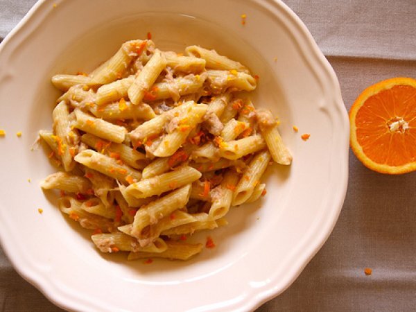 Penne al tonno e succo d'arancia