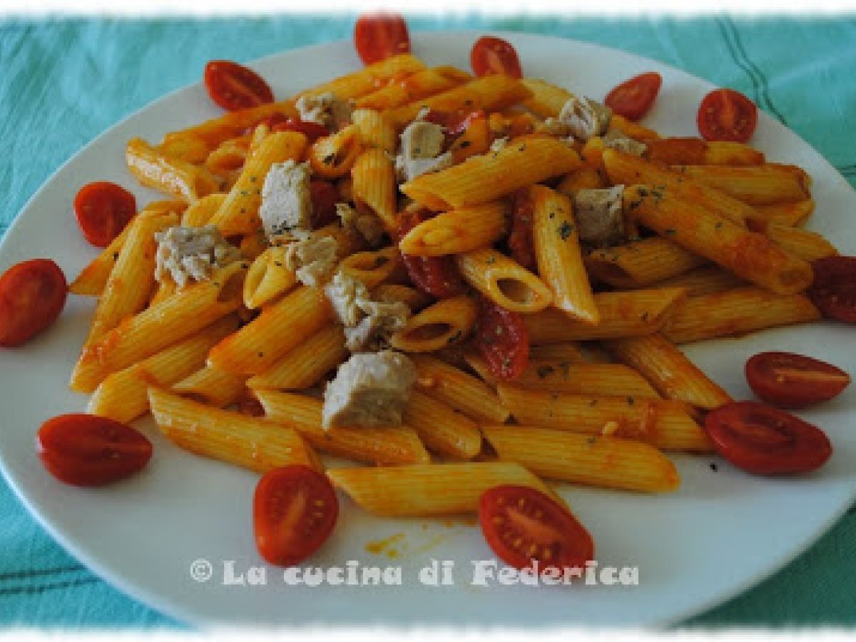 Penne all'arrabbiata con tonno