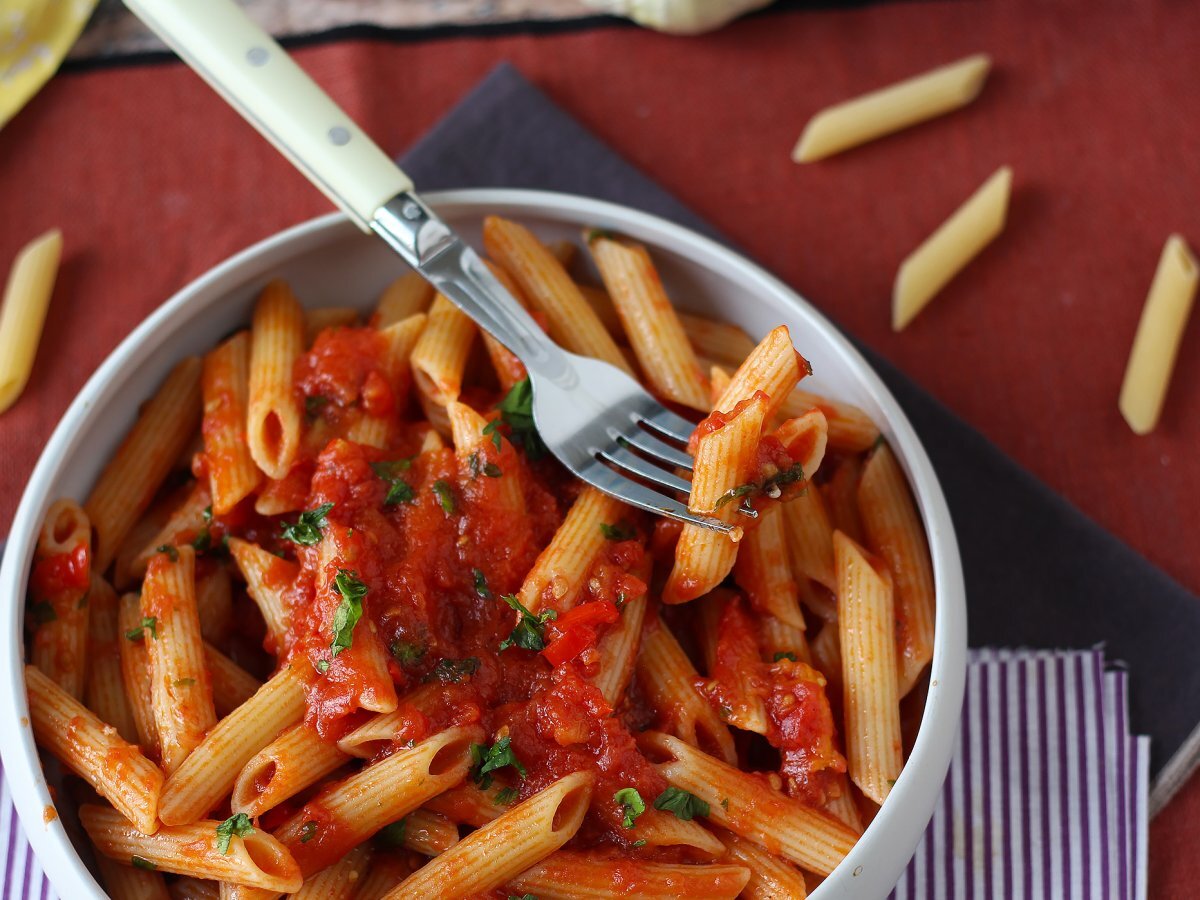 Penne all'arrabbiata: un classico italiano che scalda il cuore! - foto 6