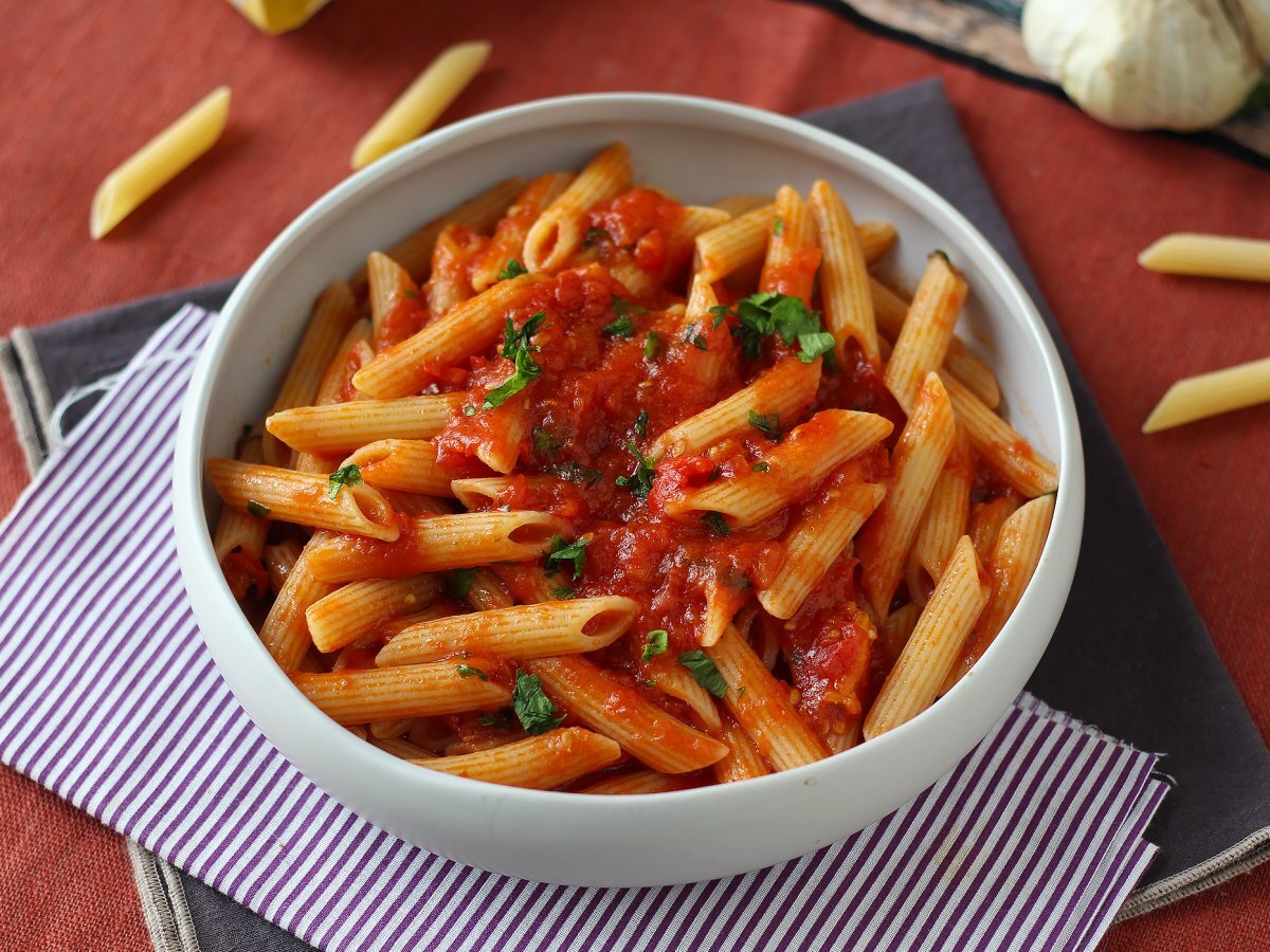 Penne all'arrabbiata: un classico italiano che scalda il cuore! - foto 2
