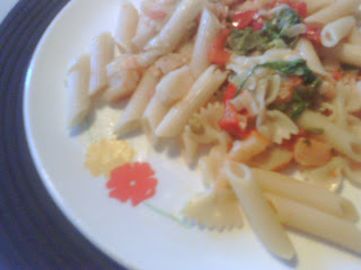 PENNE ALL'INSALATA, PACHINO E SURIMI