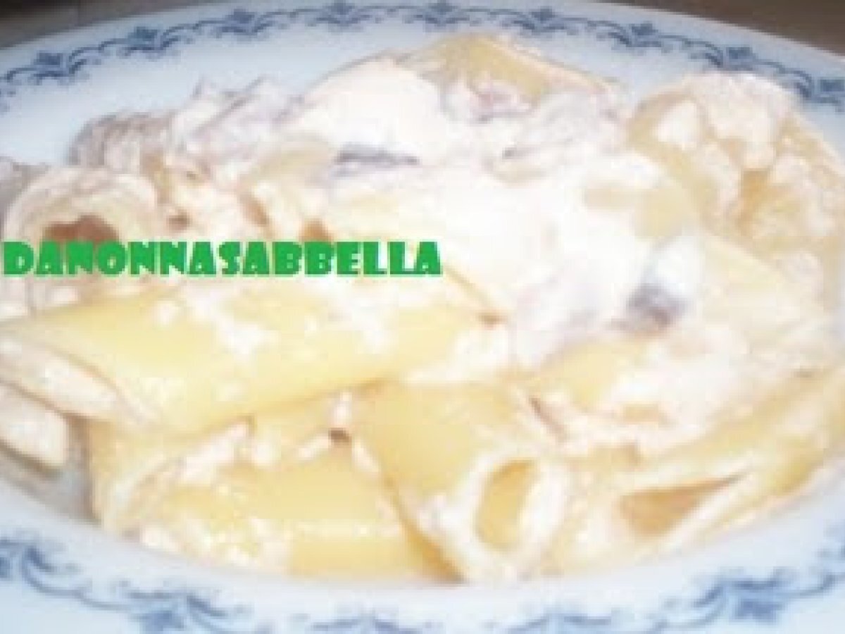 PENNE CON CREMA DI GAMBERETTI E SPECK