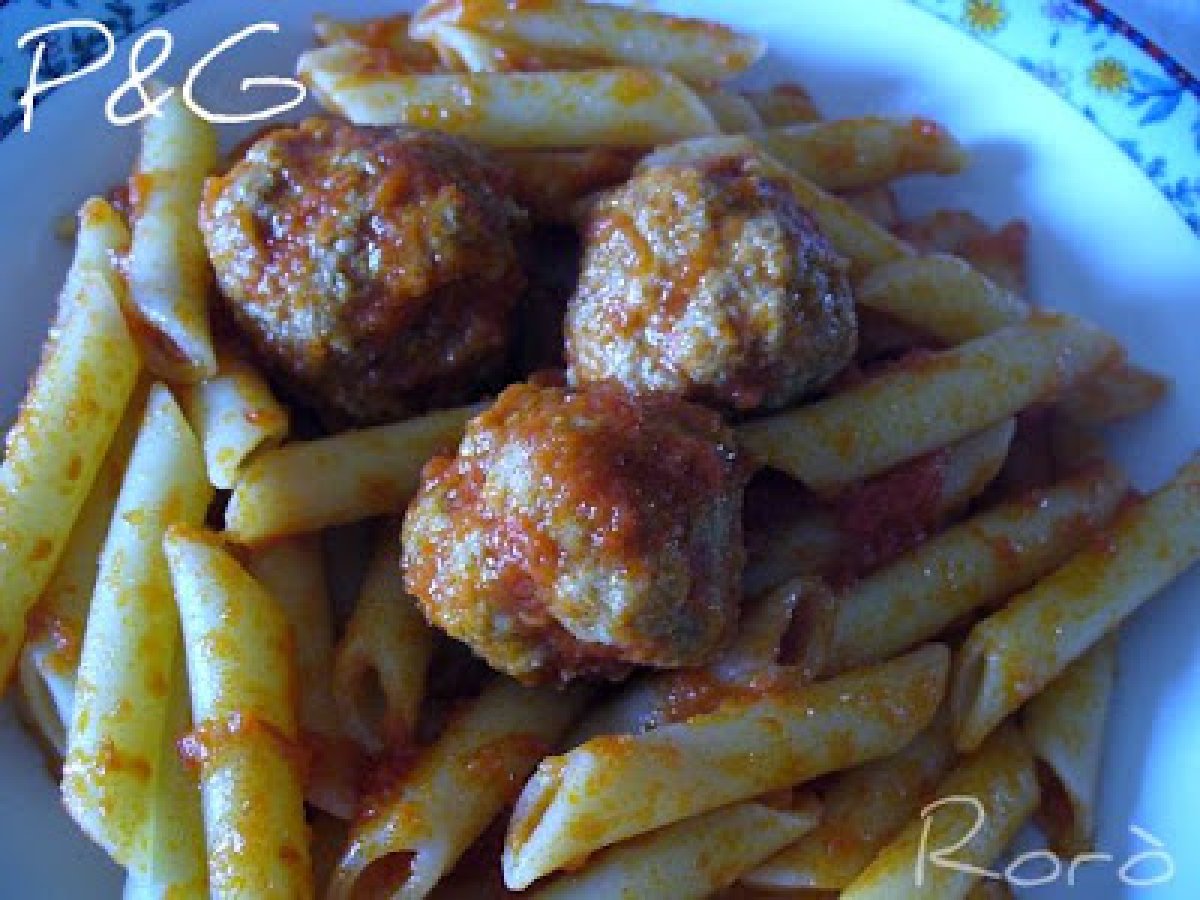 Penne con Polpette di carne al sugo