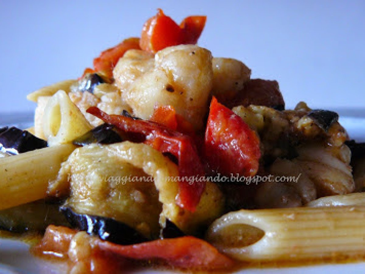 PENNE CON RANA PESCATRICE, POMODORINI E MELANZANE