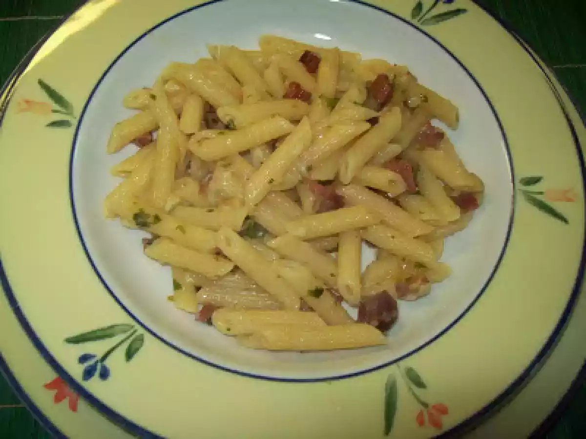 PENNE CON SALSA DI MELE E SPECK
