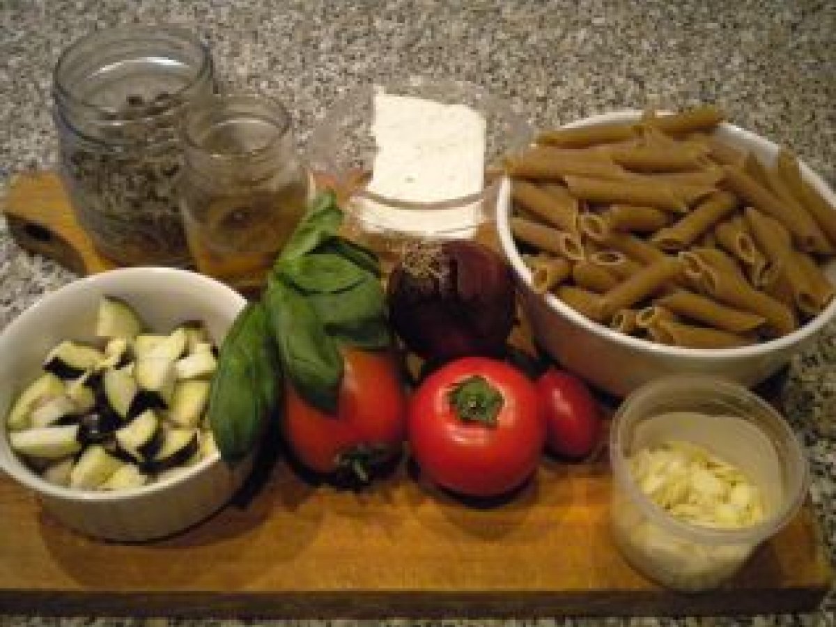 Penne integrali con ragù di melanzane e feta - foto 5