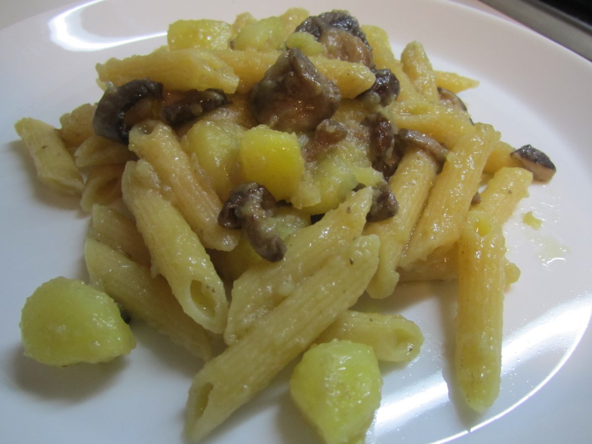 Penne patate e funghi