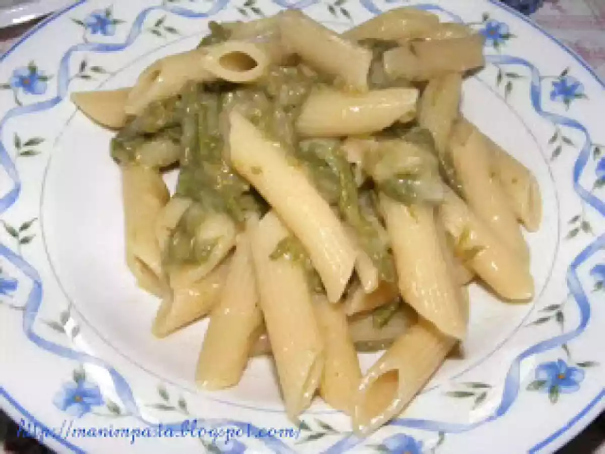 Pennette alla carbonara vegetariana con gli asparagi