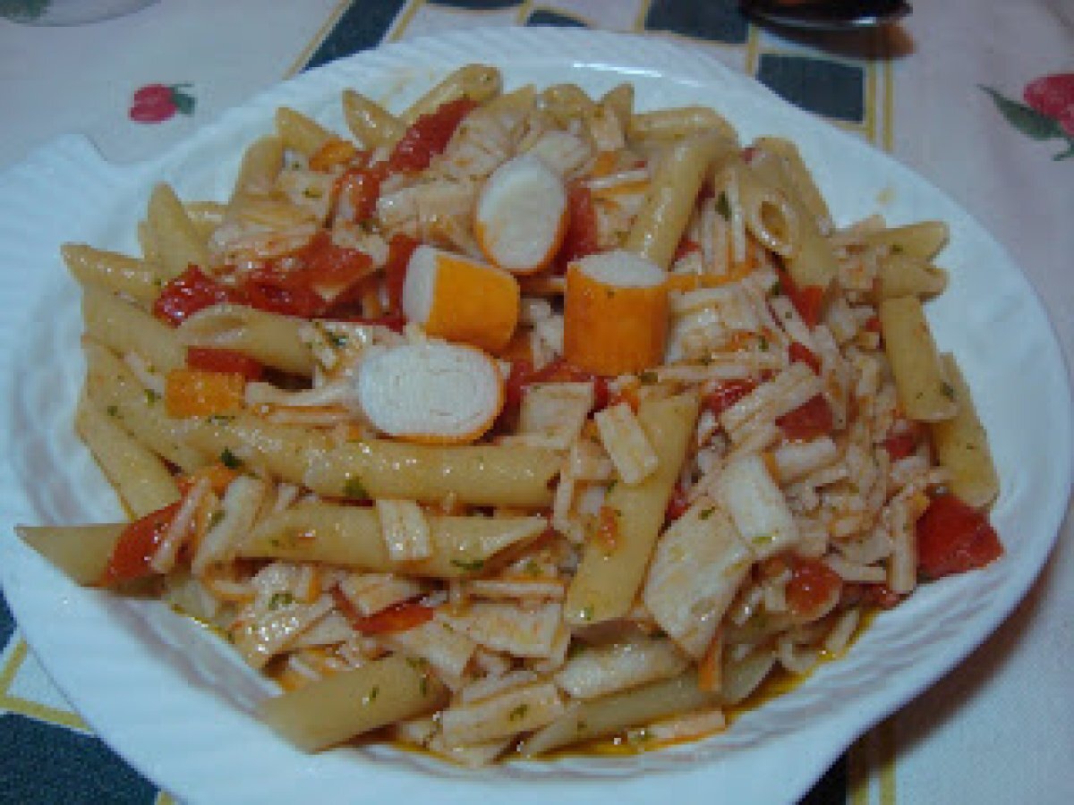 Pennette con surimi e pachino