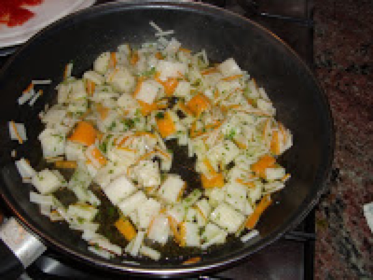 Pennette con surimi e pachino - foto 4