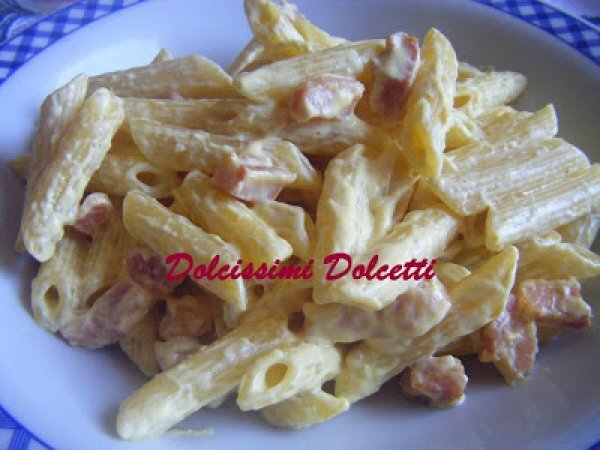 Pennette con zafferano e pancetta