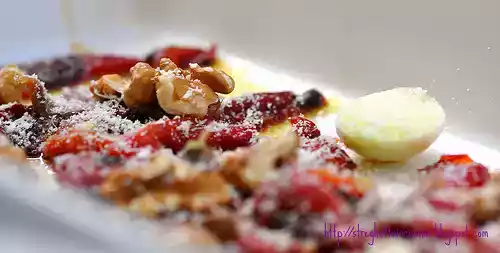 Peperoni con acciughe e noci