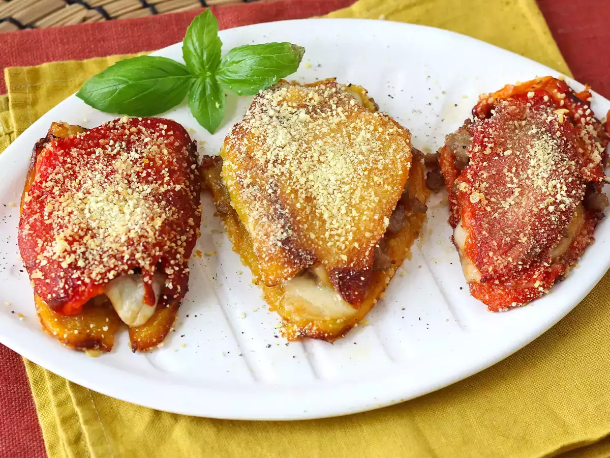 Peperoni farciti e gratinati in friggitrice ad aria con salsiccia e scamorza - foto 3