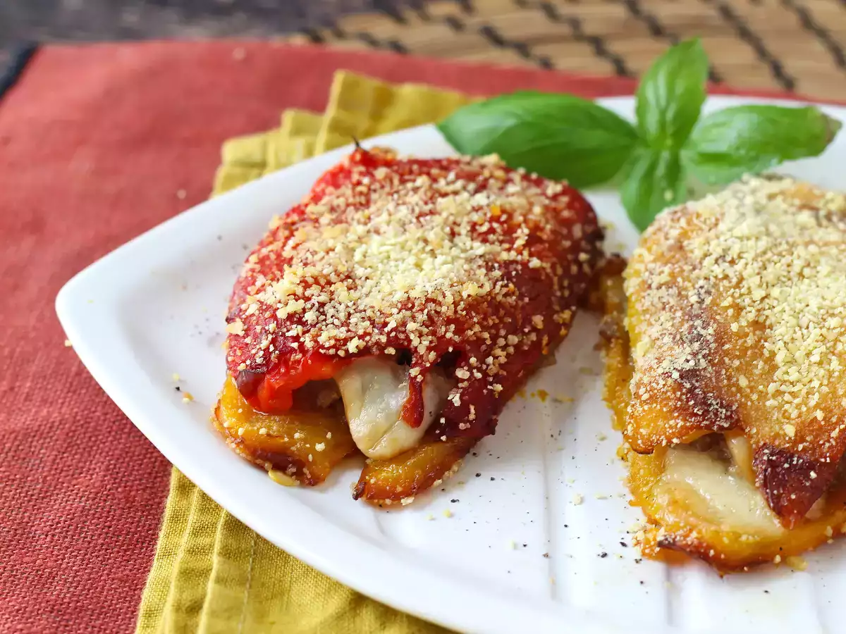 Peperoni farciti e gratinati in friggitrice ad aria con salsiccia e scamorza - foto 4