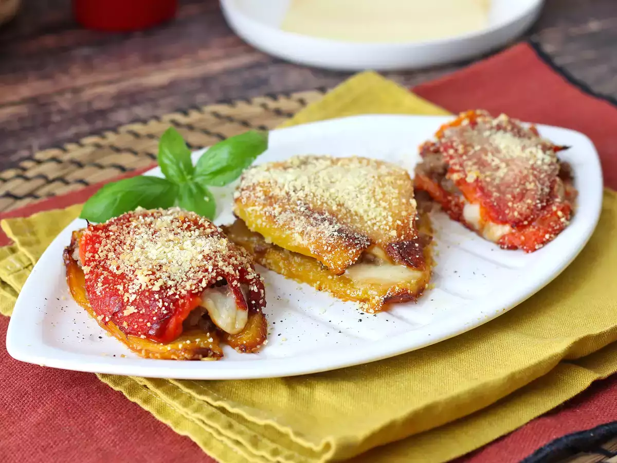 Peperoni farciti e gratinati in friggitrice ad aria con salsiccia e scamorza - foto 6
