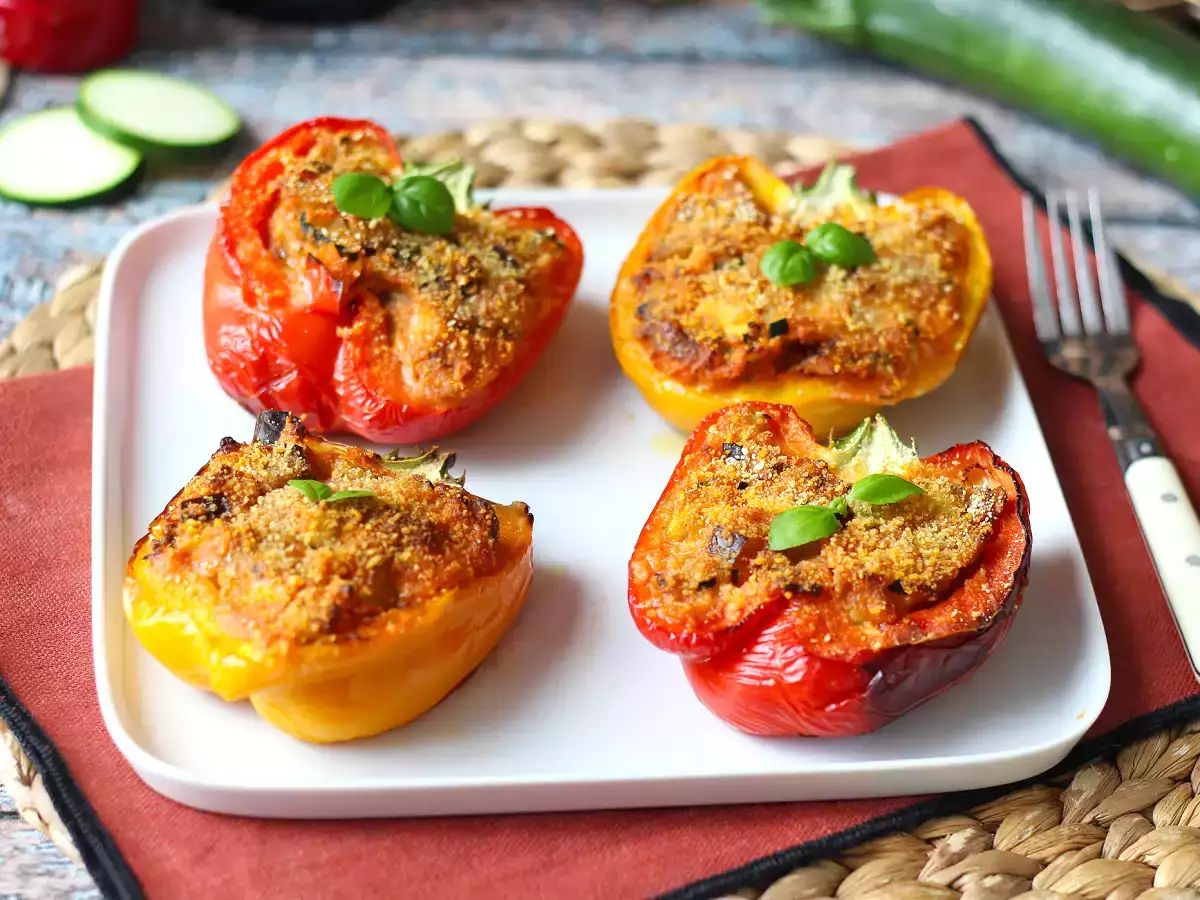 Peperoni ripieni vegetariani al forno: la ricetta facile e saporita con verdure e mozzarella - foto 3