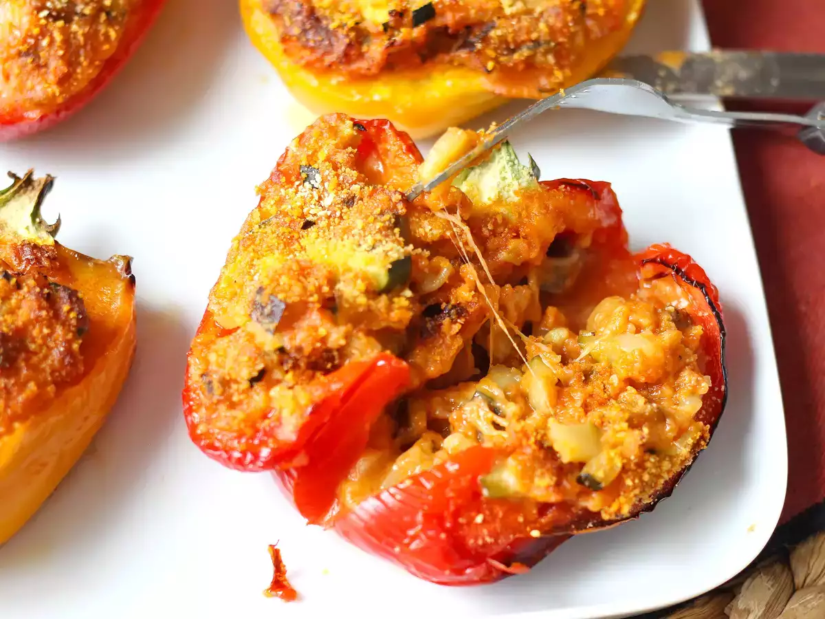 Peperoni ripieni vegetariani al forno: la ricetta facile e saporita con verdure e mozzarella - foto 4