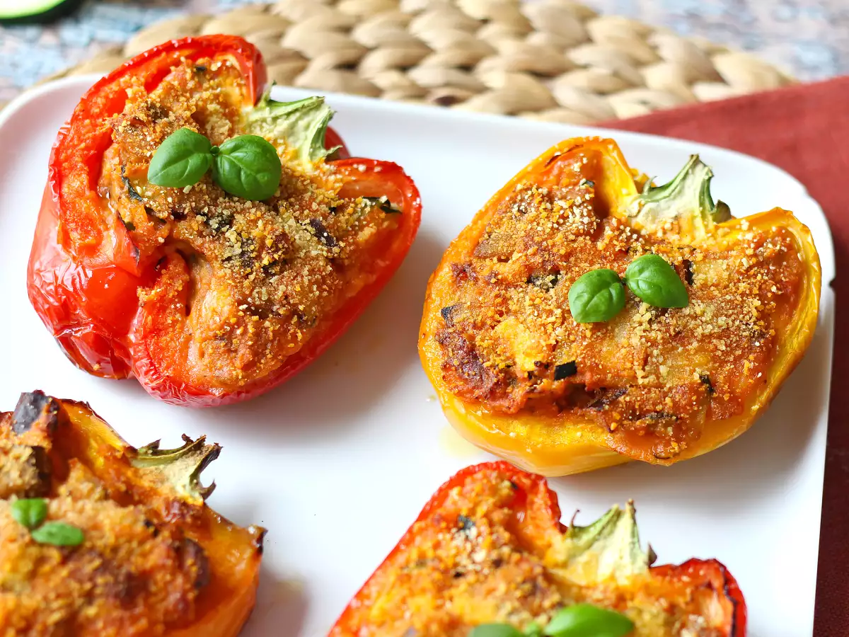 Peperoni ripieni vegetariani al forno: la ricetta facile e saporita con verdure e mozzarella - foto 7