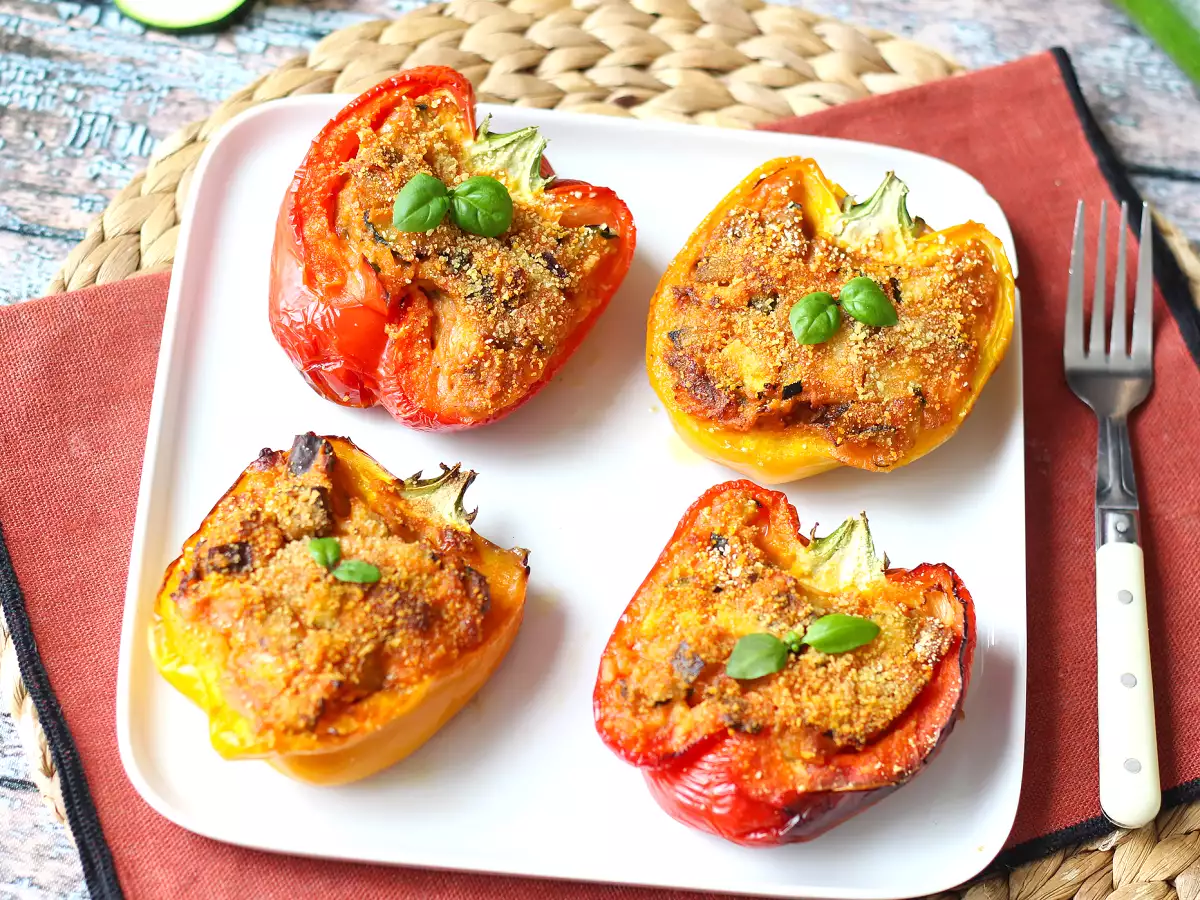 Peperoni ripieni vegetariani al forno: la ricetta facile e saporita con verdure e mozzarella - foto 8
