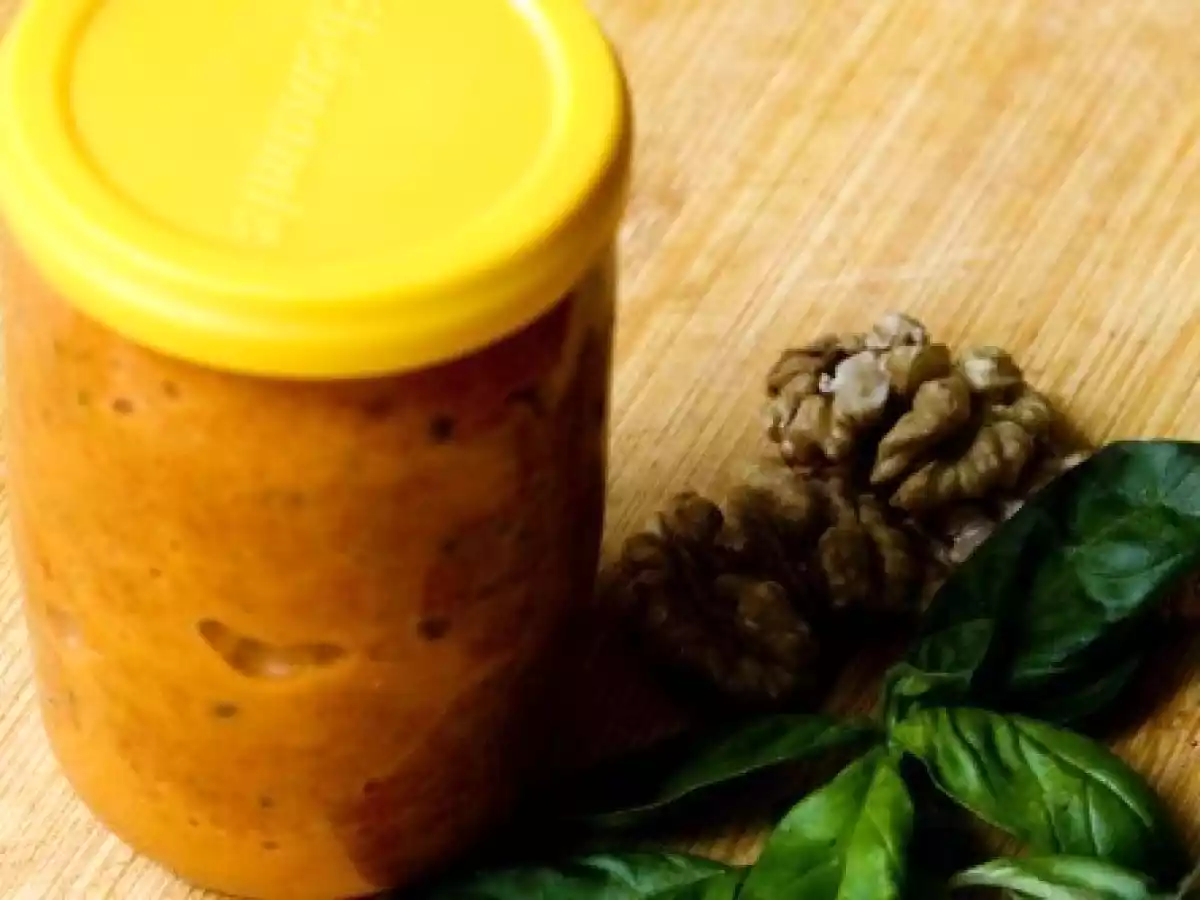 Pesto di peperoni e noci