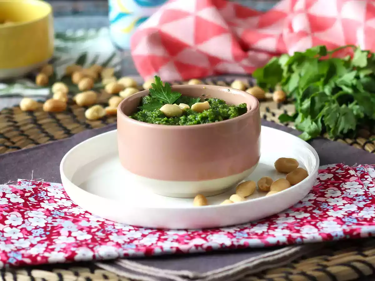 Pesto di prezzemolo e arachidi, un condimento saporito e facile da preparare! - foto 3