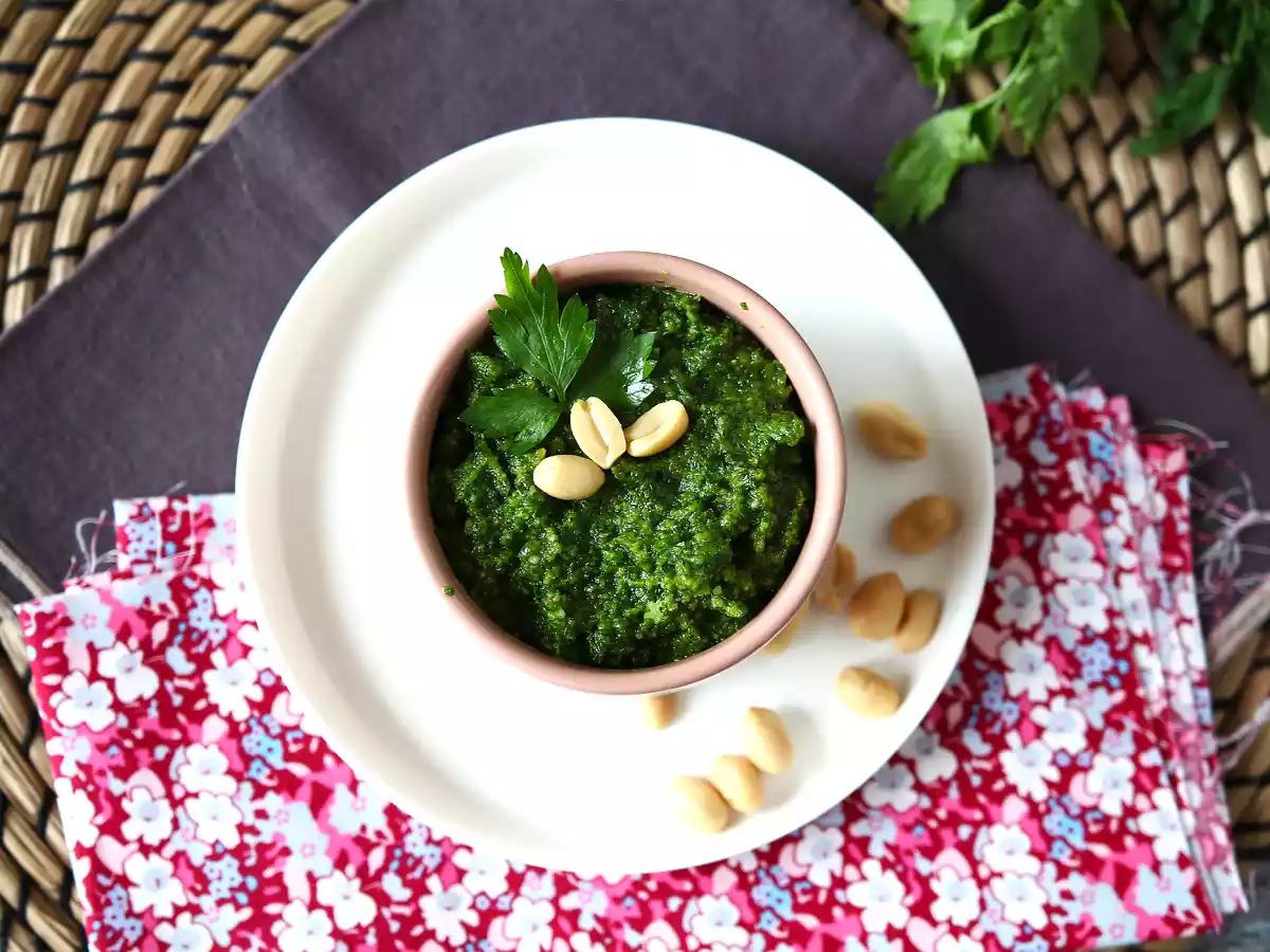 Pesto di prezzemolo e arachidi, un condimento saporito e facile da preparare! - foto 4