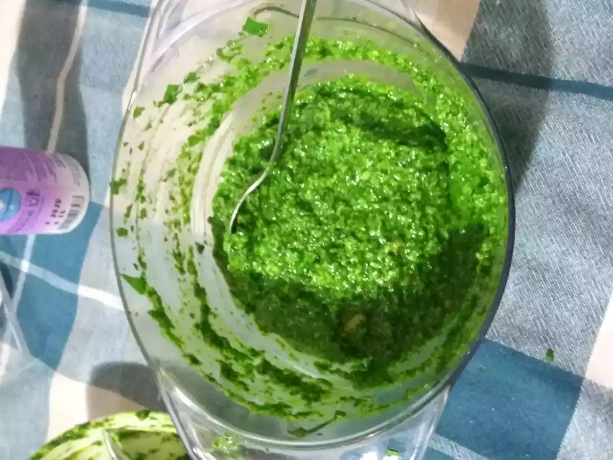 Pesto di rucola, mandorle e pinoli