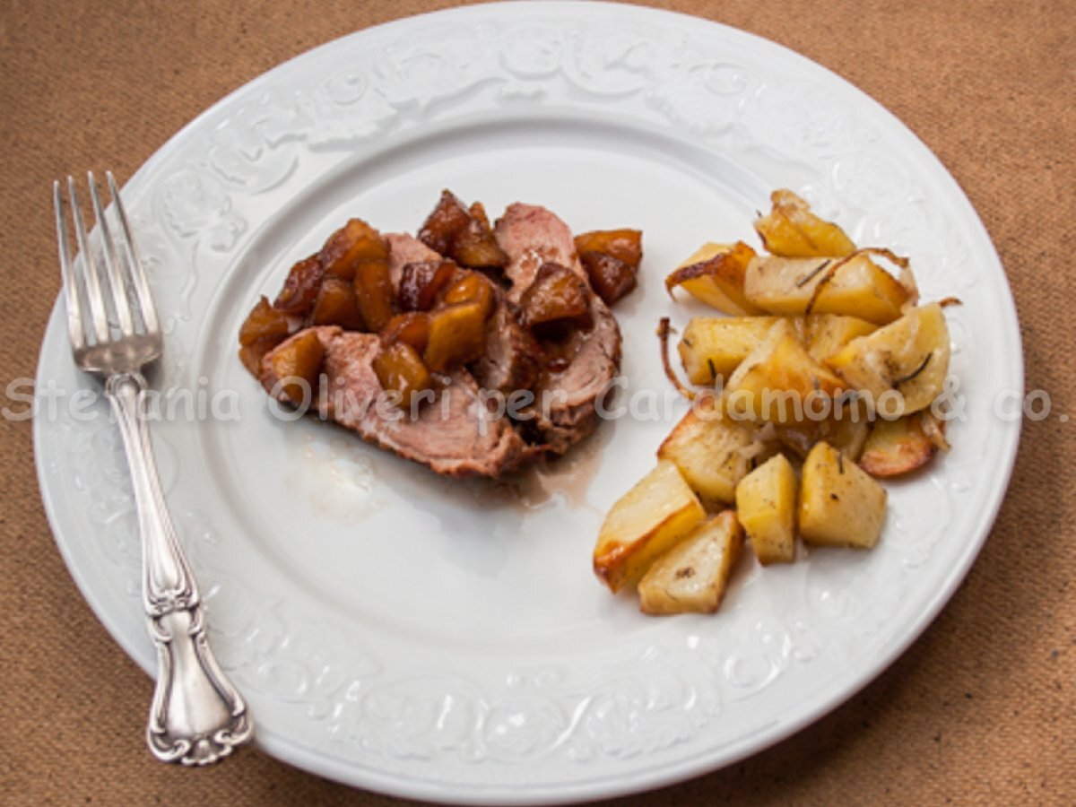 Petti d'anatra con mele caramellate al Cointreau