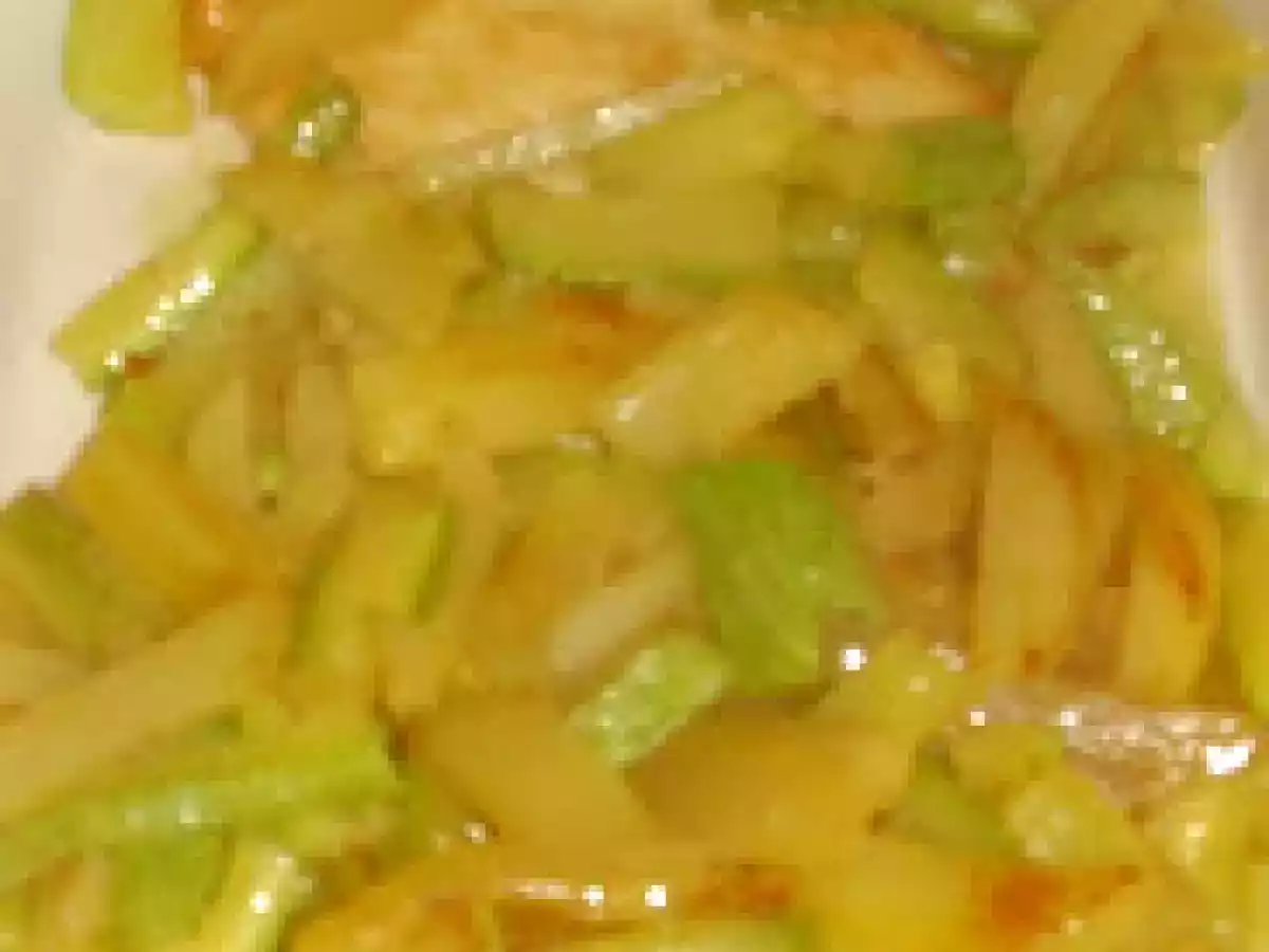 Petti di pollo al vino bianco ocn patate e zucchine