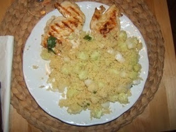 Petto di pollo grigliato con cous cous e menta