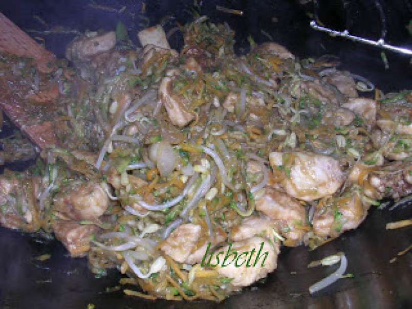 Petto di pollo saltato con verdure e soia - foto 2