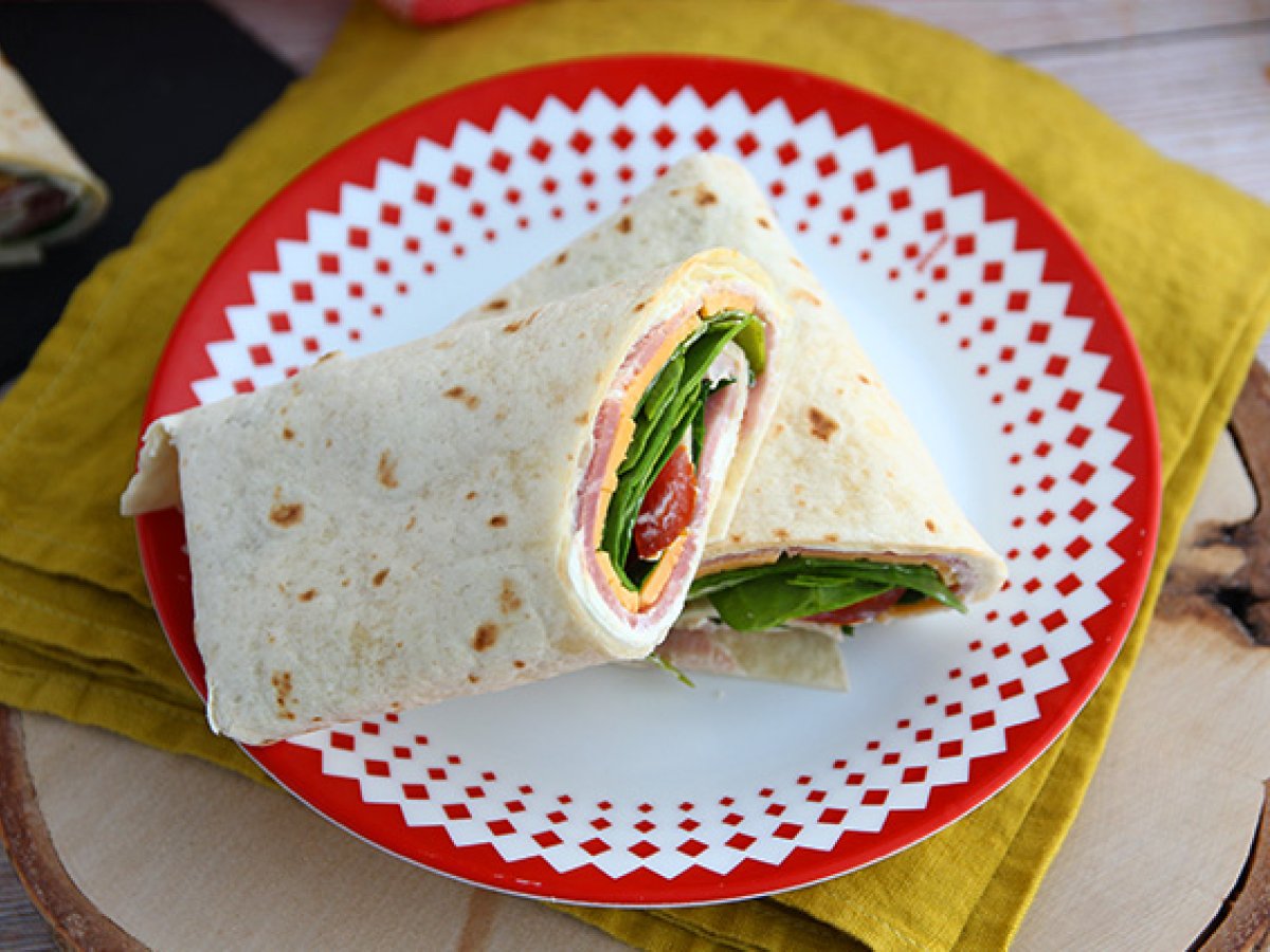 Piadina arrotolata con Cheddar e Spinaci - foto 2