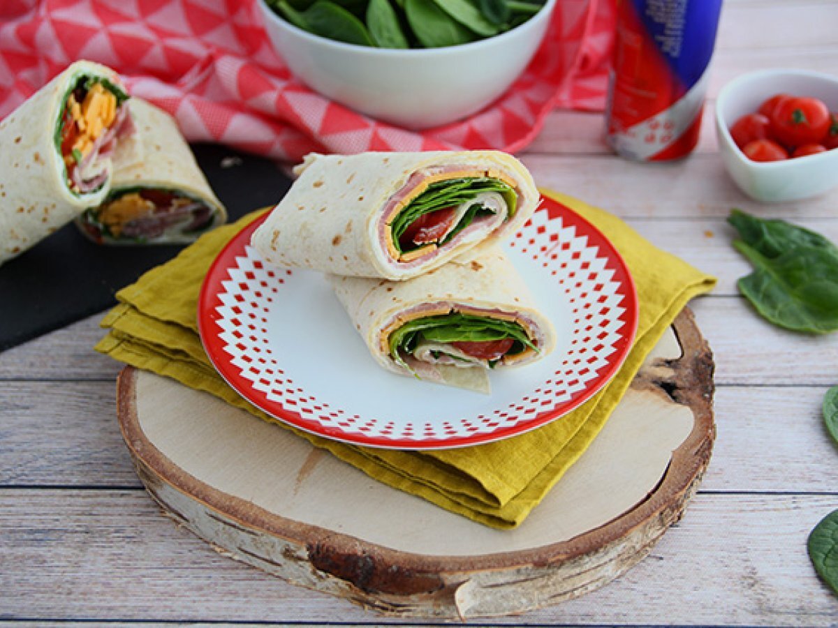 Piadina arrotolata con Cheddar e Spinaci - foto 4